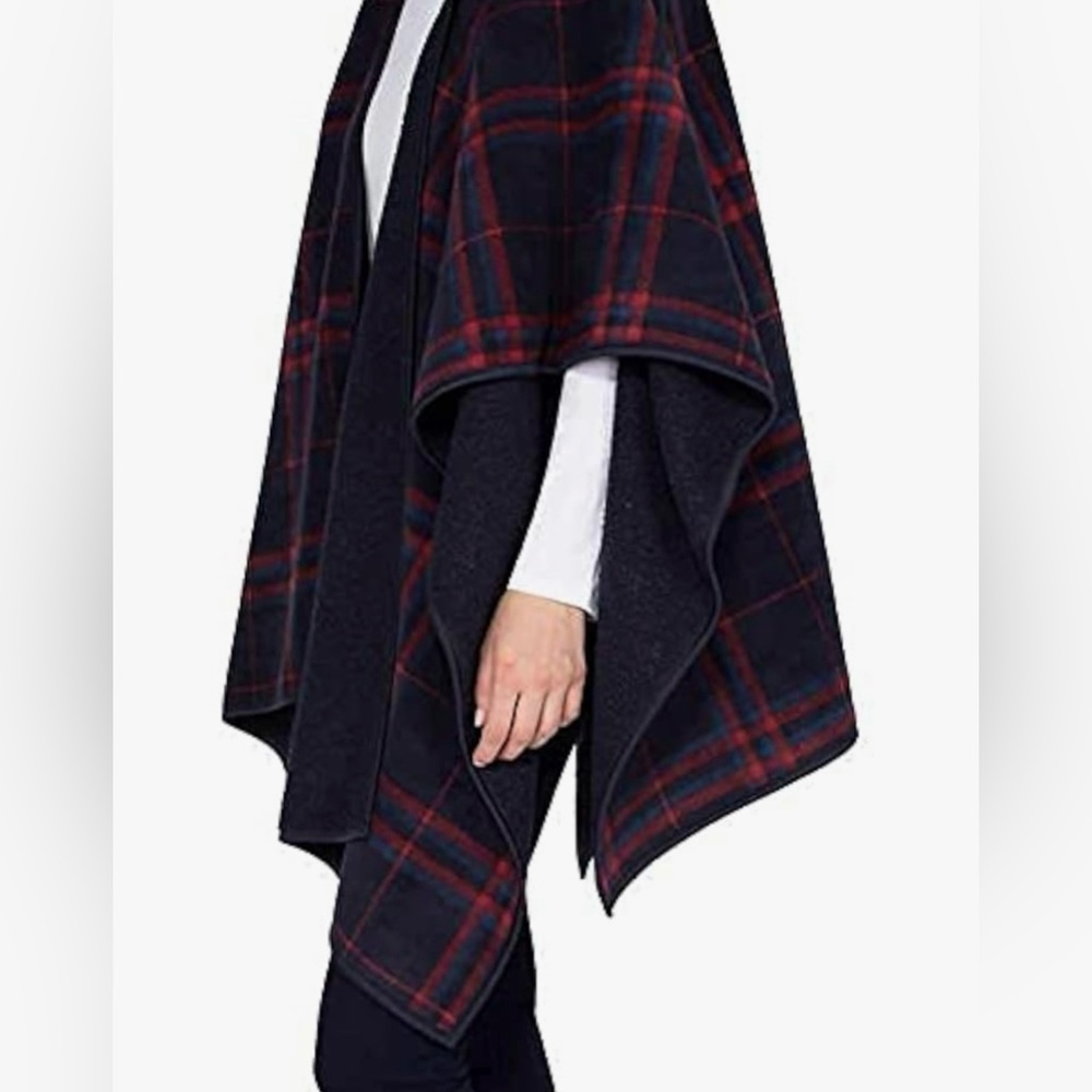 Ike Behar Reversible Fleece Wrap Plaid Sherpa navy blue/ Red One Size Cape NWOT - Picture 2 of 8